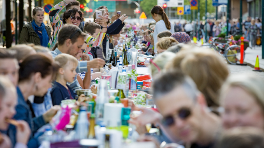 Personer av finländskt ursprung anger i många fall mer värkrelaterade besvär, sämre levnadsvanor och livsvillkor än Sveriges befolkning i övrigt. Foto: Shutterstock